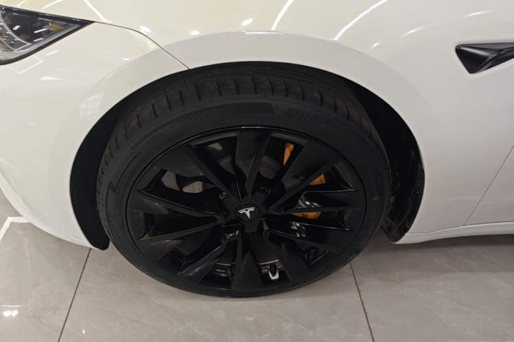 Used Tesla Model 3 2023 Long-Range All-Wheel-Drive Version Left Front Wheel Hub
