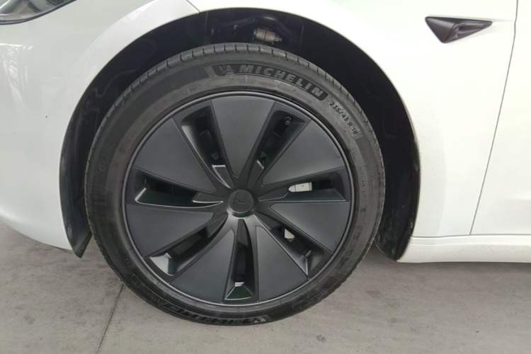 Used Tesla Model 3 2023 Rear-Wheel-Drive Version Left Front Wheel Hub