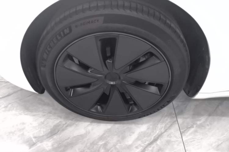 Used Tesla Model 3 2023 Rear-Wheel-Drive Version Left Front Wheel Hub