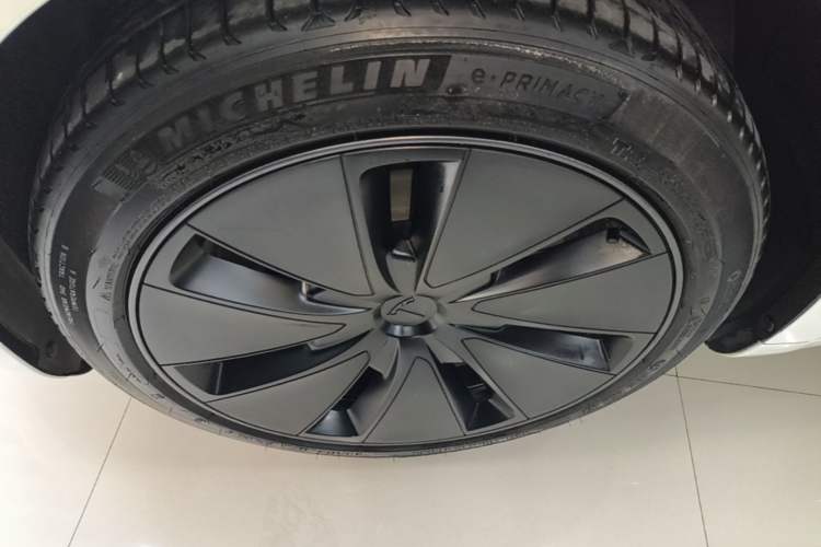 Used Tesla Model 3 2023 Rear-Wheel-Drive Version Left Front Wheel Hub