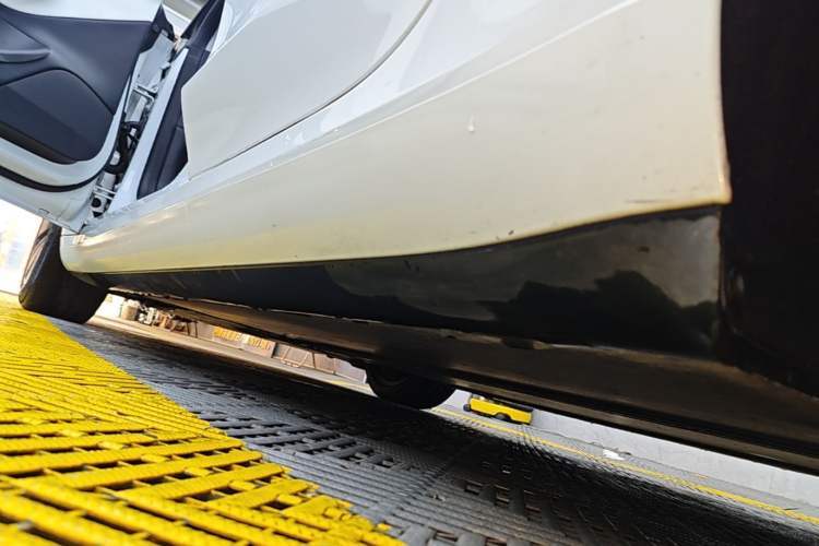 Used Tesla Model 3 2023 Rear-Wheel-Drive Version Left Side Sill