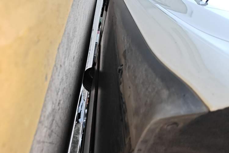 Used Tesla Model 3 2023 Rear-Wheel-Drive Version Left Side Sill