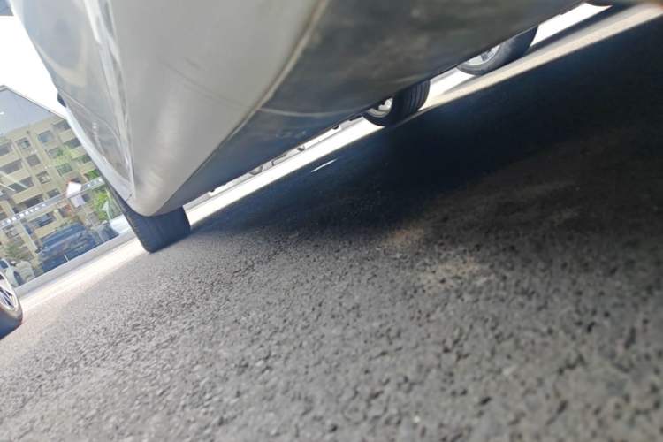 Used Tesla Model 3 2023 Long-Range All-Wheel-Drive Version Left Side Sill