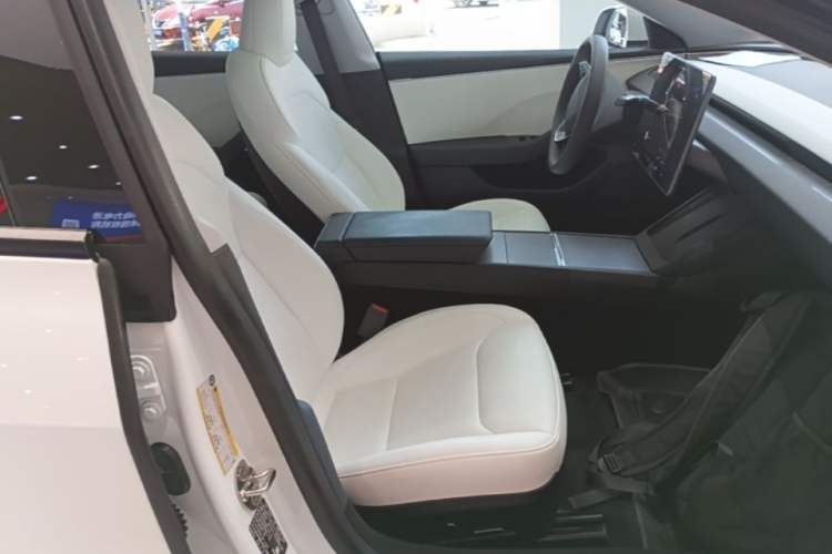 Used Tesla Model 3 2023 Rear-Wheel-Drive Version Right Front Seat