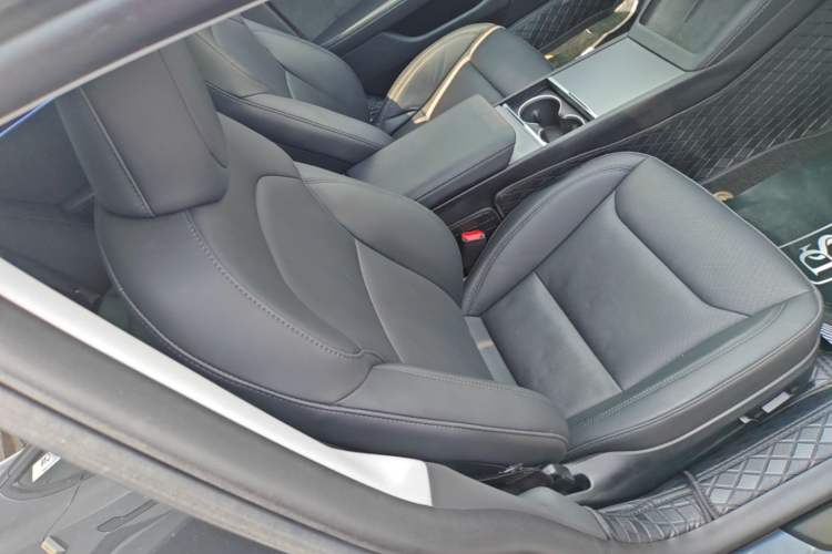 Used Tesla Model 3 2023 Long-Range All-Wheel-Drive Version Right Front Seat