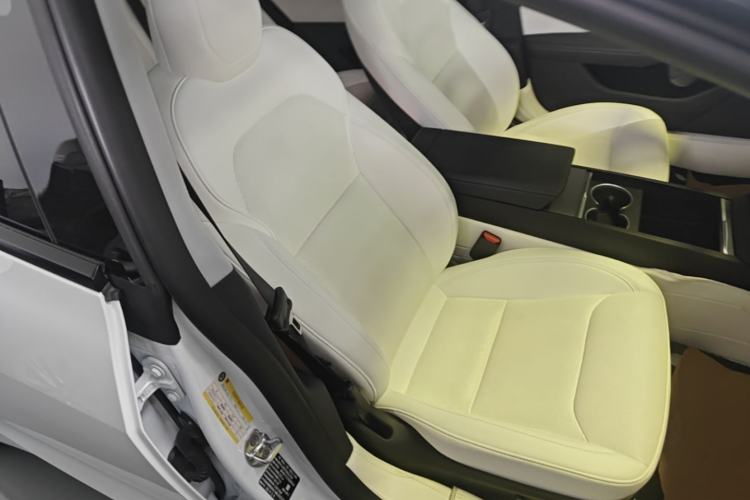 Used Tesla Model 3 2023 Long-Range All-Wheel-Drive Version Right Front Seat