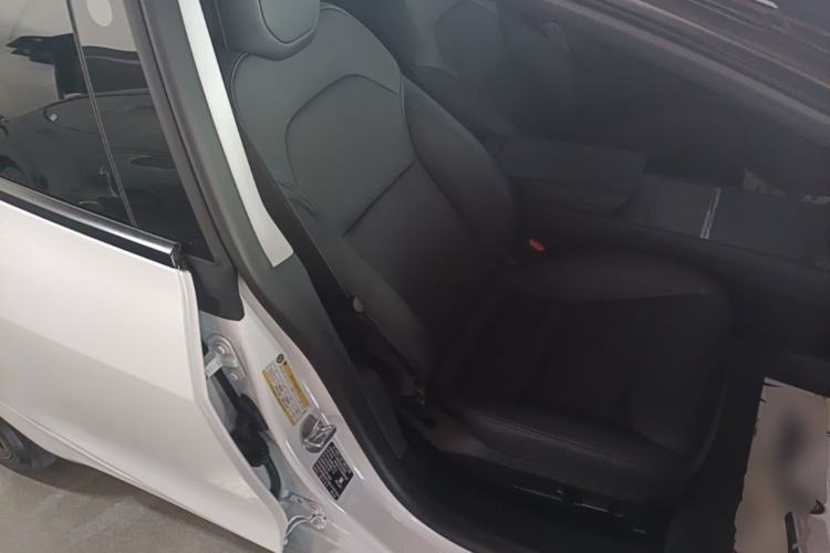 Used Tesla Model 3 2023 Rear-Wheel-Drive Version Right Front Seat