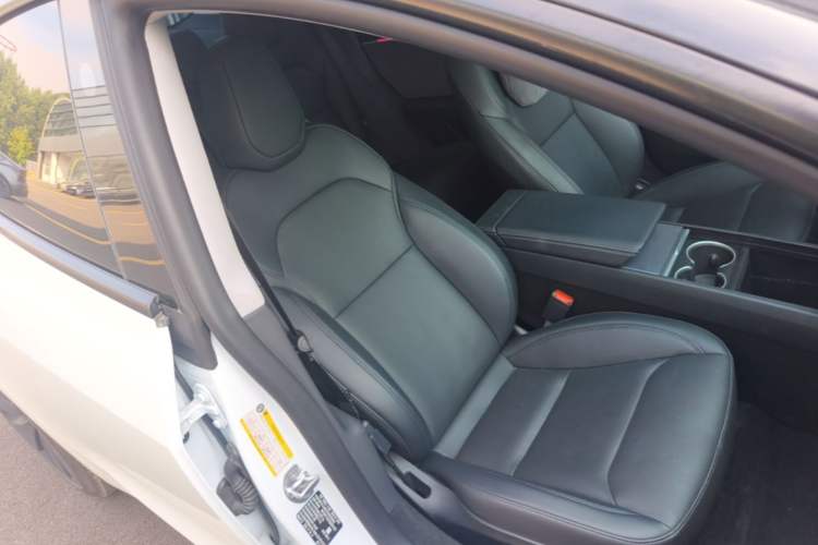 Used Tesla Model 3 2023 Rear-Wheel-Drive Version Right Front Seat