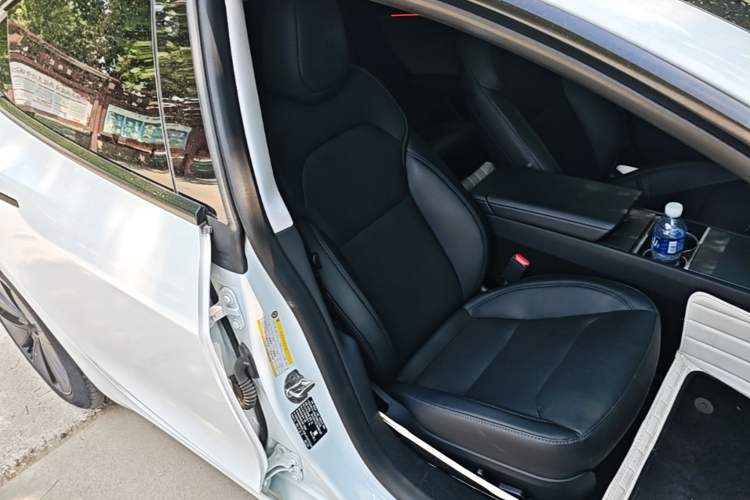 Used Tesla Model 3 2023 Rear-Wheel-Drive Version Right Front Seat