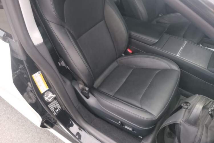 Used Tesla Model 3 2023 Rear-Wheel-Drive Version Right Front Seat