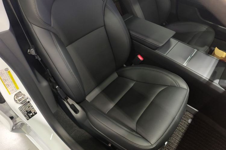Used Tesla Model 3 2023 Rear-Wheel-Drive Version Right Front Seat