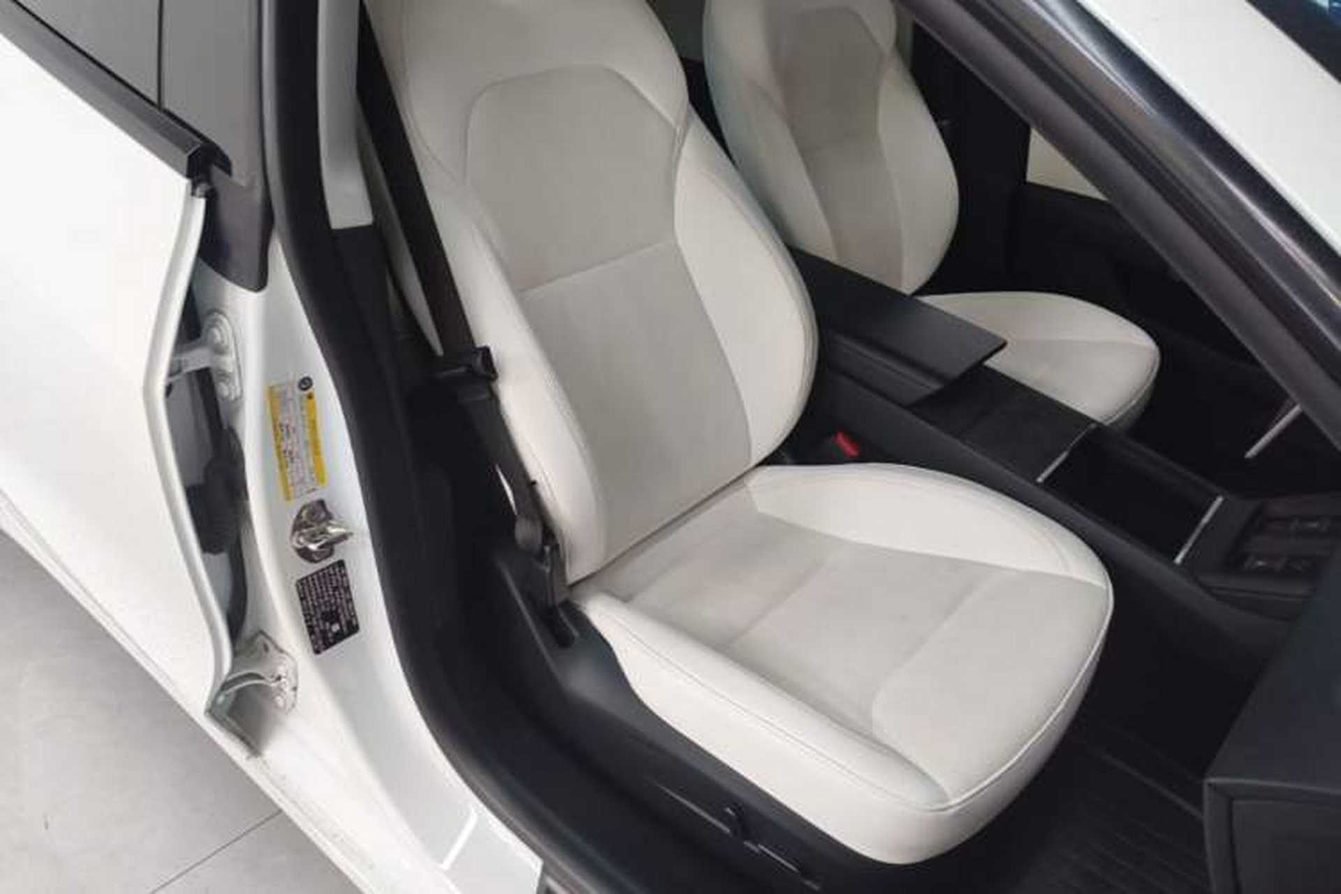 Used Tesla Model 3 2023 Long-Range All-Wheel-Drive Version Right Front Seat