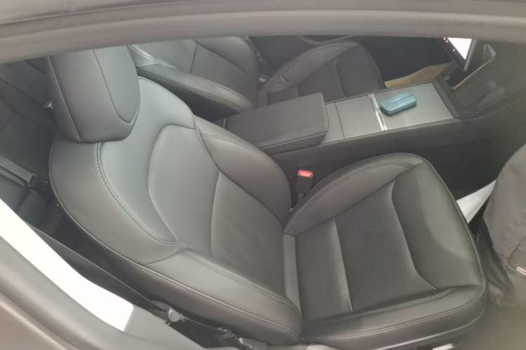 Used Tesla Model 3 2023 Rear-Wheel-Drive Version Right Front Seat