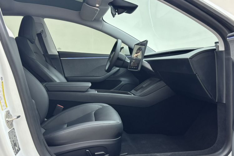 Used Tesla Model 3 2023 Rear-Wheel-Drive Version Right Front Seat