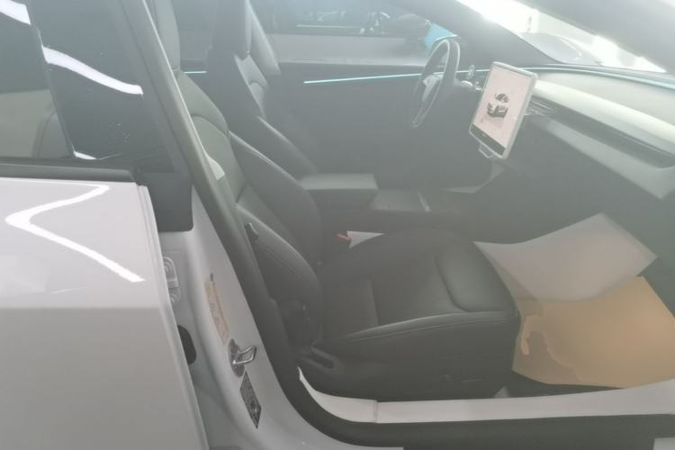 Used Tesla Model 3 2023 Long-Range All-Wheel-Drive Version Right Front Seat