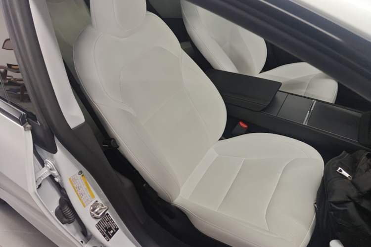 Used Tesla Model 3 2023 Rear-Wheel-Drive Version Right Front Seat