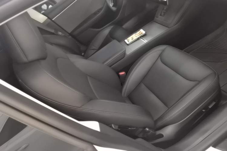 Used Tesla Model 3 2023 Rear-Wheel-Drive Version Right Front Seat
