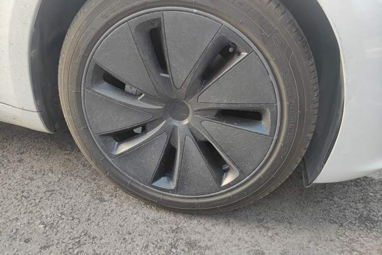 Used Tesla Model 3 2023 Rear-Wheel-Drive Version Right Front Wheel Hub