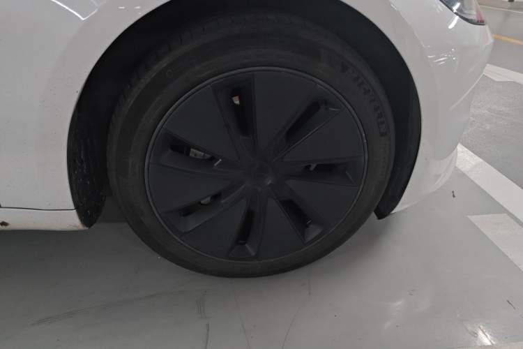 Used Tesla Model 3 2023 Rear-Wheel-Drive Version Right Front Wheel Hub