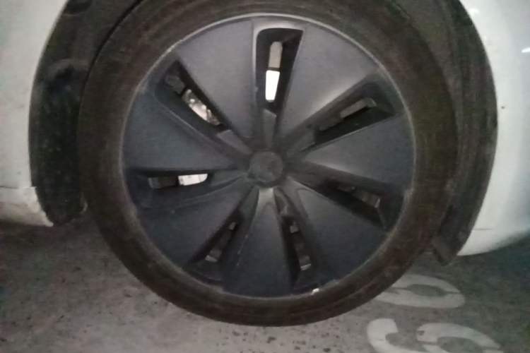 Used Tesla Model 3 2023 Rear-Wheel-Drive Version Right Front Wheel Hub