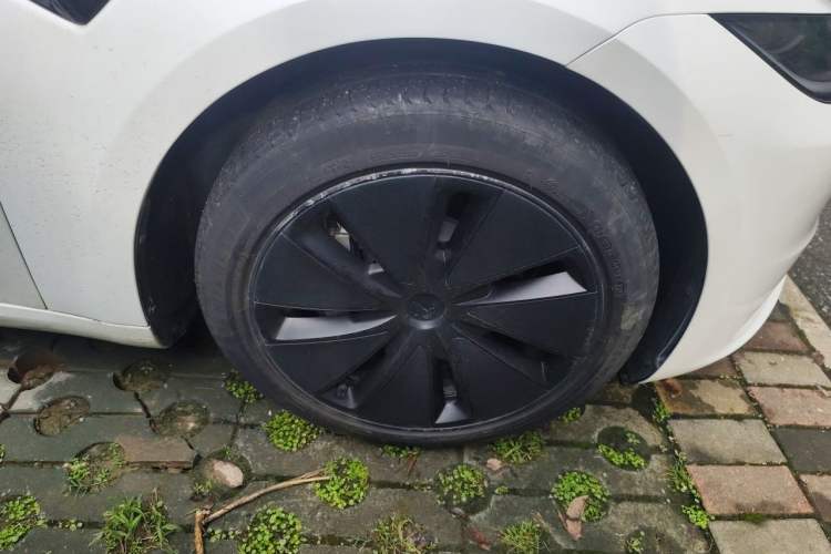Used Tesla Model 3 2023 Rear-Wheel-Drive Version Right Front Wheel Hub