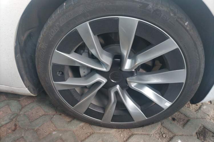Used Tesla Model 3 2023 Rear-Wheel-Drive Version Right Front Wheel Hub