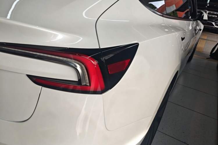 Used Tesla Model 3 2023 Rear-Wheel-Drive Version Right Rear Taillight