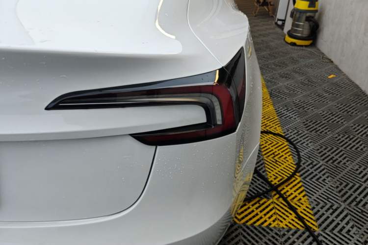 Used Tesla Model 3 2023 Rear-Wheel-Drive Version Right Rear Taillight