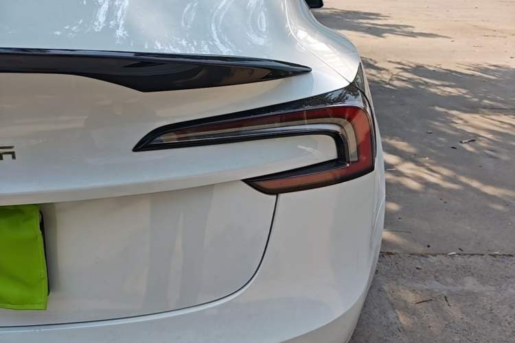 Used Tesla Model 3 2023 Rear-Wheel-Drive Version Right Rear Taillight