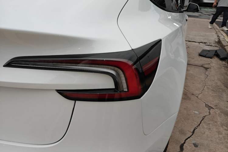 Used Tesla Model 3 2023 Rear-Wheel-Drive Version Right Rear Taillight
