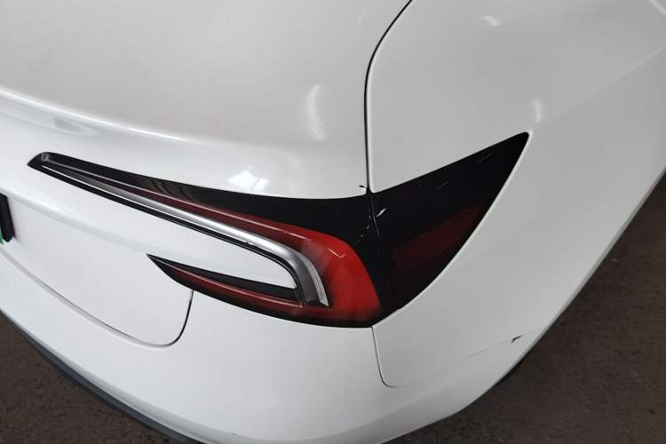 Used Tesla Model 3 2023 Rear-Wheel-Drive Version Right Rear Taillight