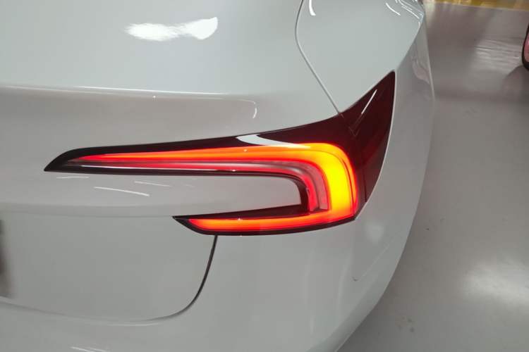 Used Tesla Model 3 2023 Rear-Wheel-Drive Version Right Rear Taillight
