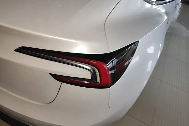 Used Tesla Model 3 2023 Rear-Wheel-Drive Version Right Rear Taillight