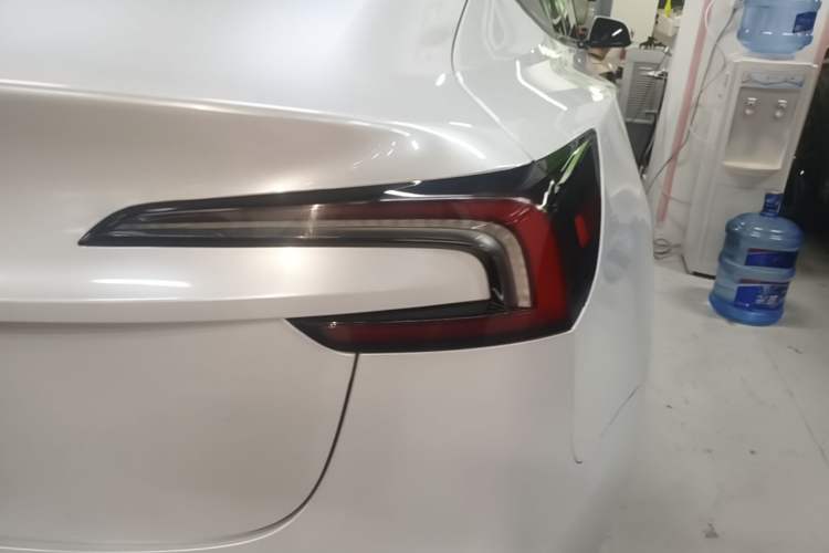 Used Tesla Model 3 2023 Rear-Wheel-Drive Version Right Rear Taillight