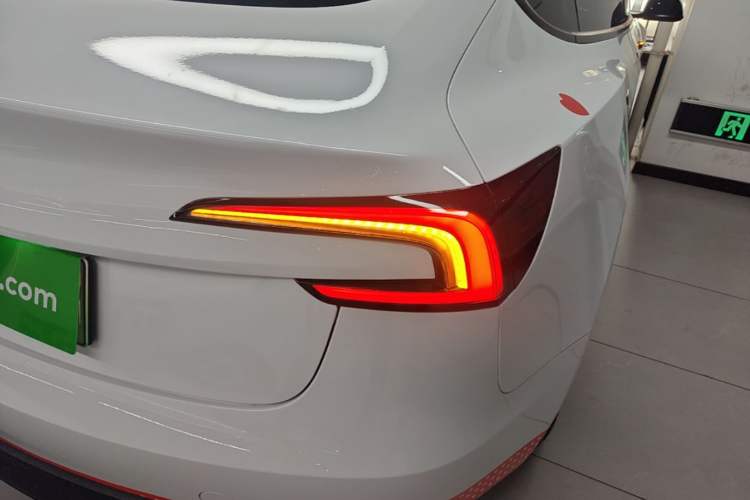 Used Tesla Model 3 2023 Rear-Wheel-Drive Version Right Rear Taillight