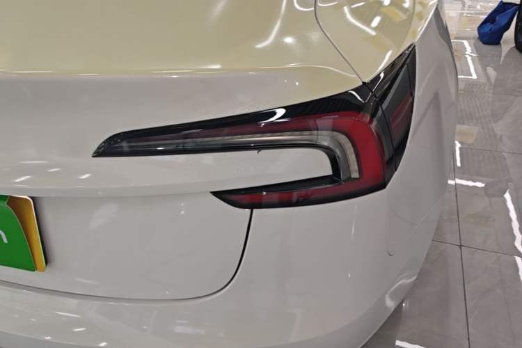 Used Tesla Model 3 2023 Long-Range All-Wheel-Drive Version Right Rear Taillight