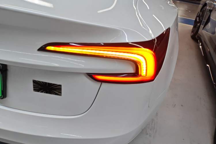 Used Tesla Model 3 2023 Rear-Wheel-Drive Version Right Rear Taillight
