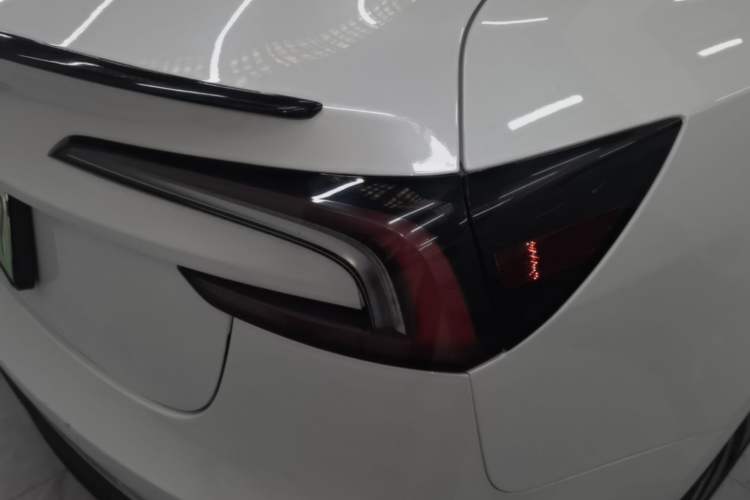 Used Tesla Model 3 2023 Rear-Wheel-Drive Version Right Rear Taillight