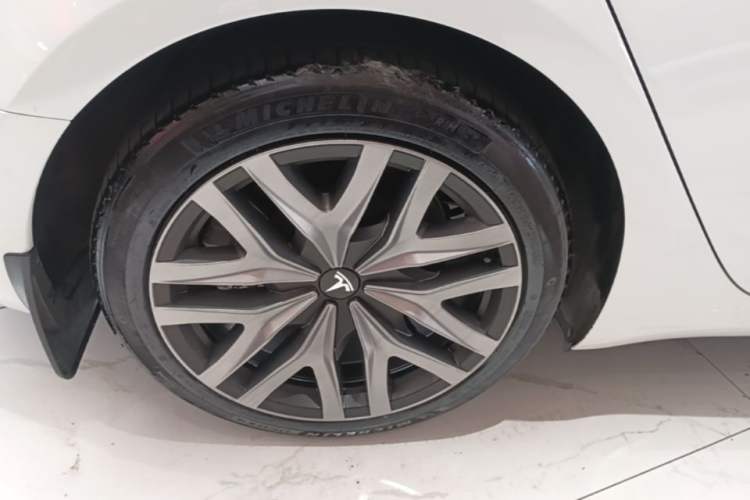 Used Tesla Model 3 2023 Rear-Wheel-Drive Version Right Rear Wheel Hub