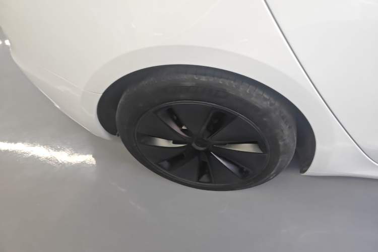 Used Tesla Model 3 2023 Rear-Wheel-Drive Version Right Rear Wheel Hub