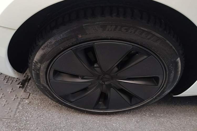 Used Tesla Model 3 2023 Rear-Wheel-Drive Version Right Rear Wheel Hub