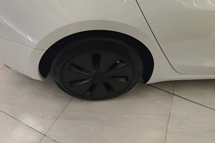 Used Tesla Model 3 2023 Rear-Wheel-Drive Version Right Rear Wheel Hub