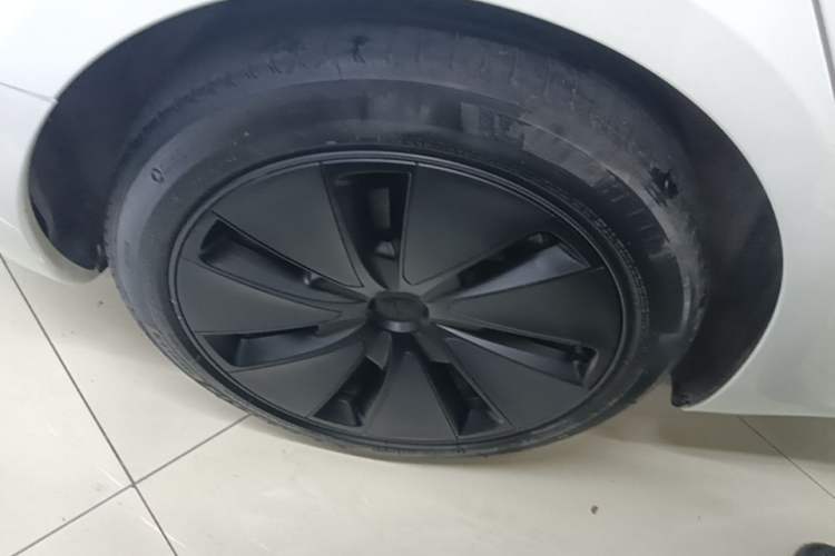 Used Tesla Model 3 2023 Rear-Wheel-Drive Version Right Rear Wheel Hub