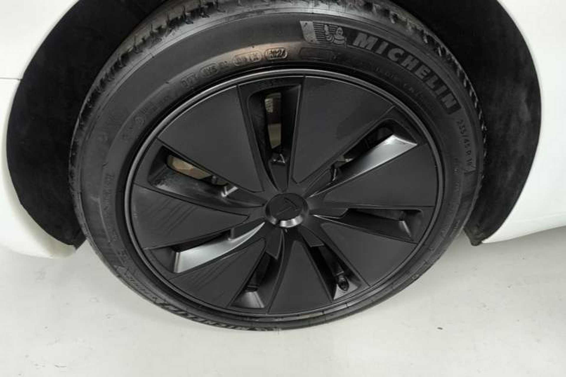 Used Tesla Model 3 2023 Rear-Wheel-Drive Version Right Rear Wheel Hub