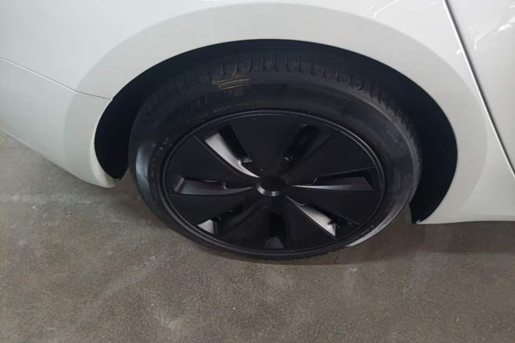 Used Tesla Model 3 2023 Rear-Wheel-Drive Version Right Rear Wheel Hub