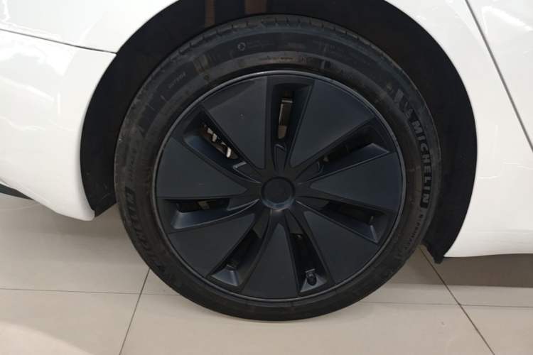 Used Tesla Model 3 2023 Rear-Wheel-Drive Version Right Rear Wheel Hub