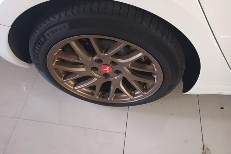 Used Tesla Model 3 2023 Rear-Wheel-Drive Version Right Rear Wheel Hub