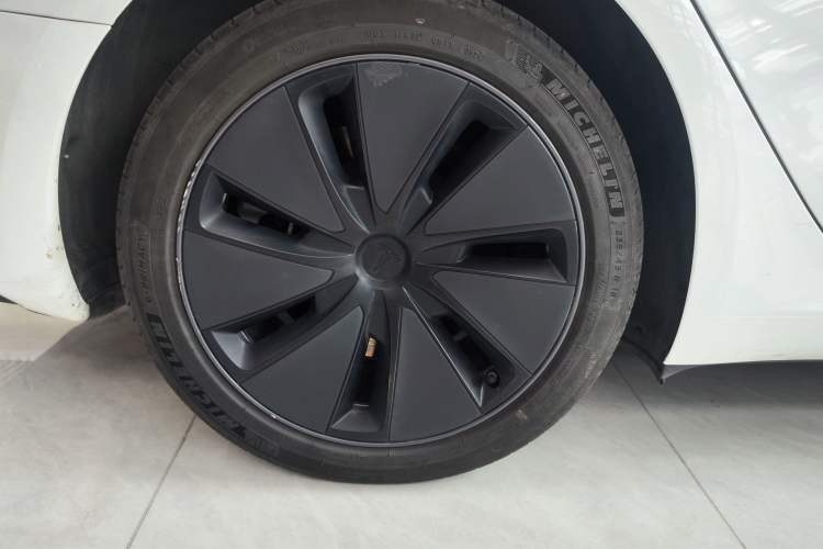 Used Tesla Model 3 2023 Rear-Wheel-Drive Version Right Rear Wheel Hub