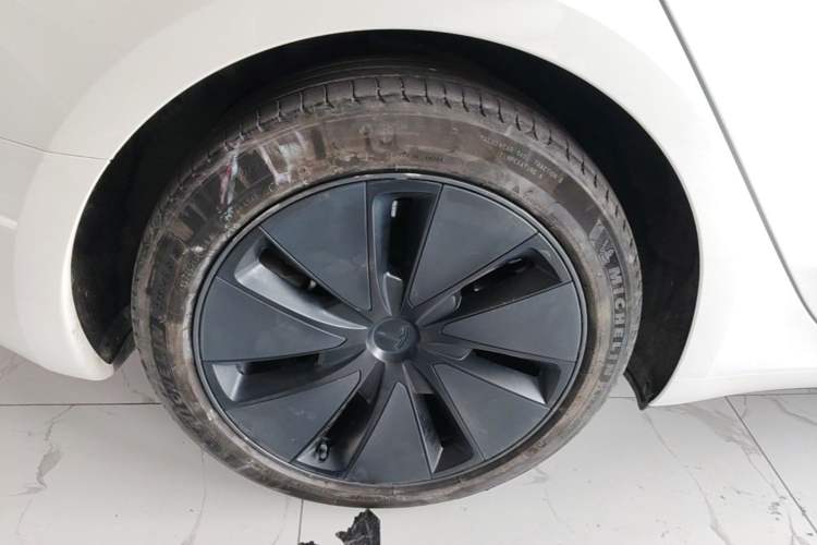 Used Tesla Model 3 2023 Rear-Wheel-Drive Version Right Rear Wheel Hub