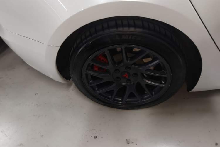Used Tesla Model 3 2023 Rear-Wheel-Drive Version Right Rear Wheel Hub